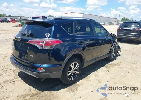 2018 Toyota Rav4 Xle z USA, uszkodzony, nr VIN JTMWFREV9JD128751